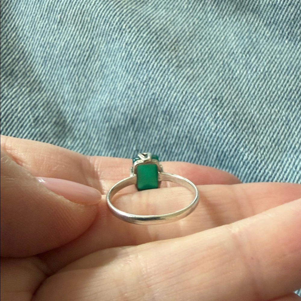 Emerald Sterling Silver Ring - Women Jewelry - Picture 5 of 5